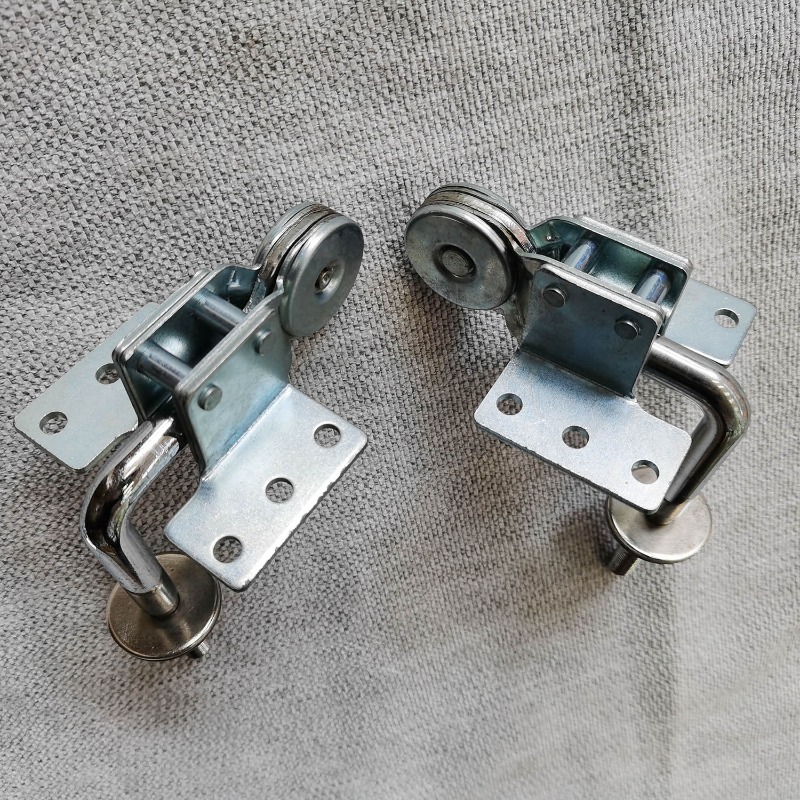 Doppelohr-Kopfstützen-Scharnie – Furniture Hardware Fitting Bewertung und Preis