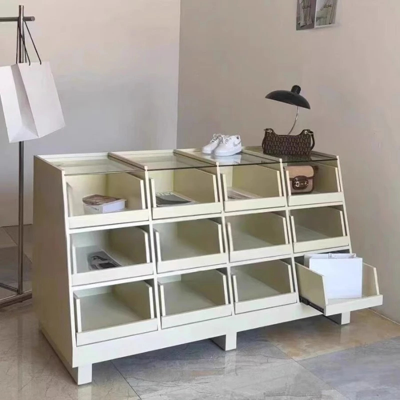 Kinderbekleidungsgeschäft Naka – Furniture Hardware Stores Bewertung und Preis